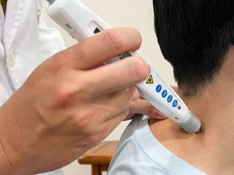 雷射針灸,開啟舒適治療新時代