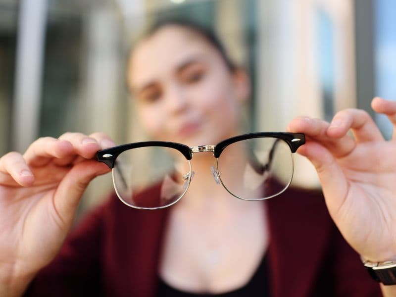 ⭐台中眼睛雷射｜想做近視雷射？術前必看！適合年紀、手術風險及術後注意事項全攻略